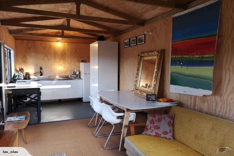 Photo of property in 23 Rayner Road, Piha, 0772