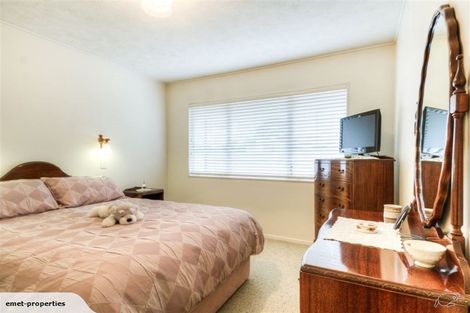 Photo of property in 16 Lannie Place, Greenmeadows, Napier, 4112