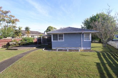 Photo of property in 1 Ngatoa Place, Glenfield, Auckland, 0629