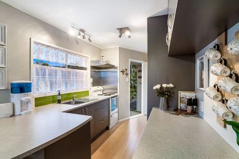 Photo of property in 9 Hepburn Road, Glendene, Auckland, 0602