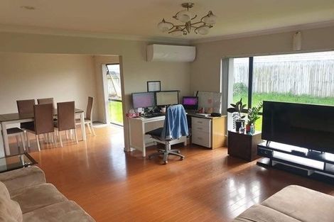 Photo of property in 22 Donegal Park Drive, Flat Bush, Auckland, 2019