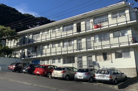 Photo of property in 2/4 Derby Street, Mount Victoria, Wellington, 6011