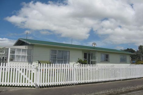 Photo of property in 12 Totara Place, Pahiatua, 4910