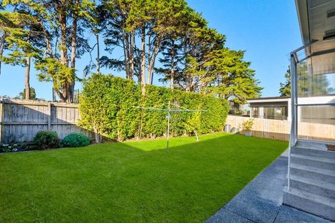 Photo of property in 1/22 Gladys Avenue, Glenfield, Auckland, 0629