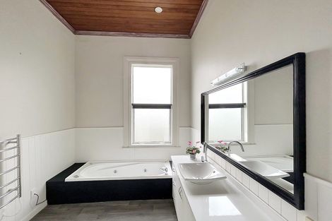 Photo of property in 224 Park Street, Winton, 9720