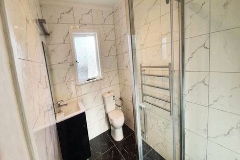 Photo of property in 30 Royton Avenue, Mangere East, Auckland, 2024