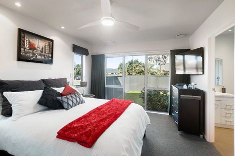 Photo of property in 18 Surfers Avenue, Waihi Beach, 3611