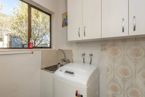 Photo of property in 2/92 North Avon Road, Richmond, Christchurch, 8013