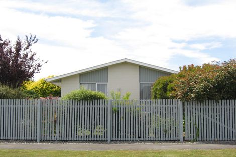 Photo of property in 6 Glenrowan Avenue, Avondale, Christchurch, 8061