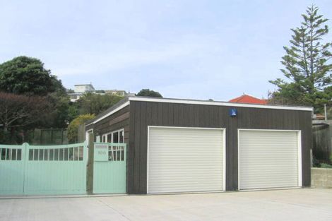 Photo of property in 100 Mana Esplanade, Paremata, Porirua, 5026