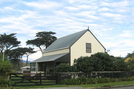 Photo of property in 26 Moana Street, Otaki Beach, Otaki, 5512