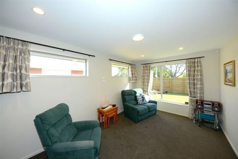 Photo of property in 104 Wainoni Road, Avondale, Christchurch, 8061