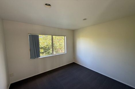 Photo of property in 5 St Thomas More Lane, Glenfield, Auckland, 0629