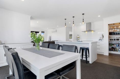 Photo of property in 56 Puhirake Crescent, Pyes Pa, Tauranga, 3112