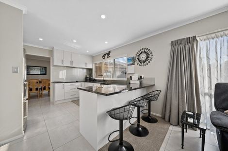 Photo of property in 17 Flora Place, Wattle Downs, Auckland, 2103