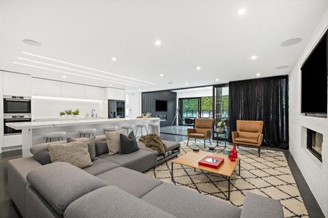 Photo of property in 7 Wrybill Way, Point Wells, 0986