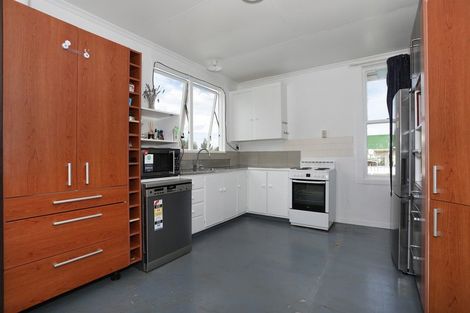 Photo of property in 10 Ngareta Street, Marton, 4710