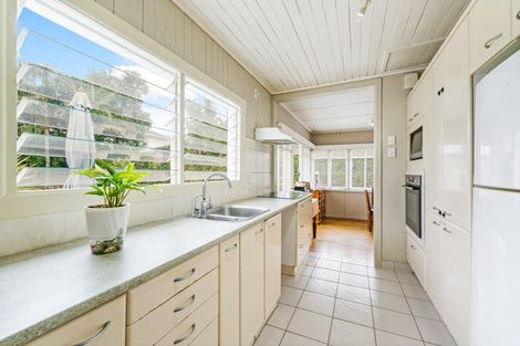Photo of property in 27 Harley Road, Takapuna, Auckland, 0622