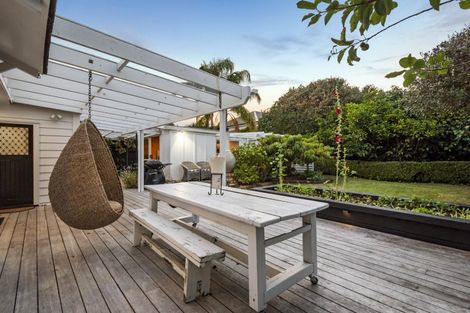 Photo of property in 74 Princes Street, Northcote Point, Auckland, 0627