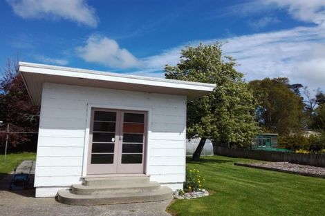 Photo of property in 9 Birch Street, Tuatapere, 9620