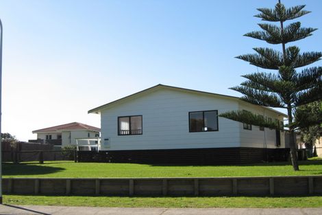 Photo of property in 15 Eruini Street, Ohope, 3121