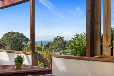 Photo of property in 689 Beach Road, Rothesay Bay, Auckland, 0630