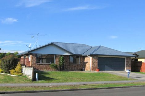 Photo of property in 12 Antrim Place, Nawton, Hamilton, 3200