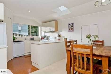 Photo of property in 1/39 Witheford Drive, Bayview, Auckland, 0629