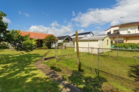 Photo of property in 15 Ngatai Road, Otumoetai, Tauranga, 3110