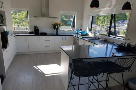 Photo of property in 28 Wautaiti Drive, Riverhead, 0820