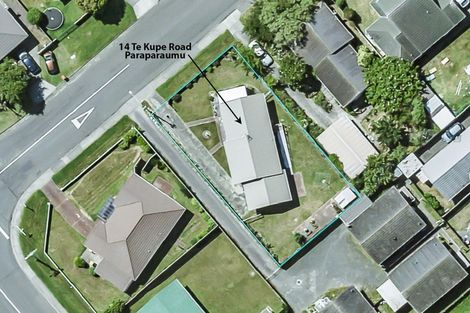 Photo of property in 14 Te Kupe Road, Paraparaumu Beach, Paraparaumu, 5032