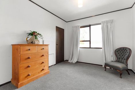 Photo of property in 2/129 Chivalry Road, Glenfield, Auckland, 0629