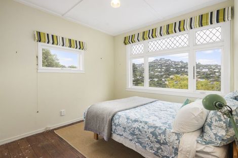 Photo of property in 4 Paisley Terrace, Karori, Wellington, 6012