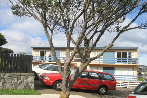 Photo of property in 1/32 Akaroa Drive, Maupuia, Wellington, 6022