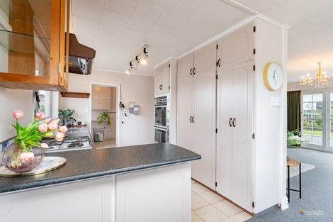 Photo of property in 43 Henry Street, Ebdentown, Upper Hutt, 5018