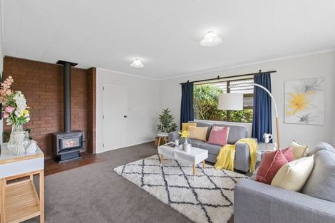 Photo of property in 18 Reeves Street, Waikanae Beach, Waikanae, 5036