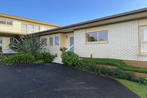Photo of property in 1/70 Gulf View Road, Murrays Bay, Auckland, 0630