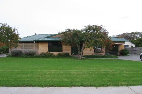 Photo of property in 11 Windfall Grove, Greenhithe, Auckland, 0632