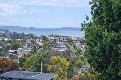 Photo of property in 124 Browns Bay Road, Rothesay Bay, Auckland, 0630