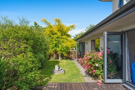 Photo of property in 28 Holden Avenue, Holdens Bay, Rotorua, 3010