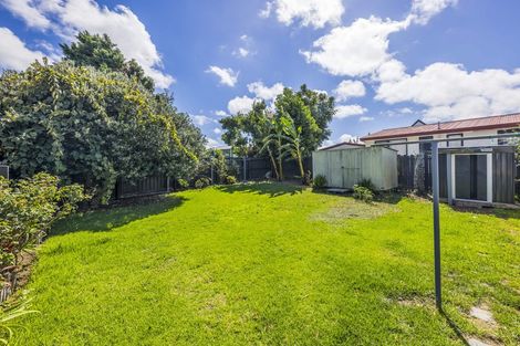 Photo of property in 2/16 Barneys Farm Road, Clendon Park, Auckland, 2103