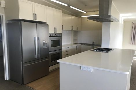 Photo of property in 117a Carlisle Road, Northcross, Auckland, 0632