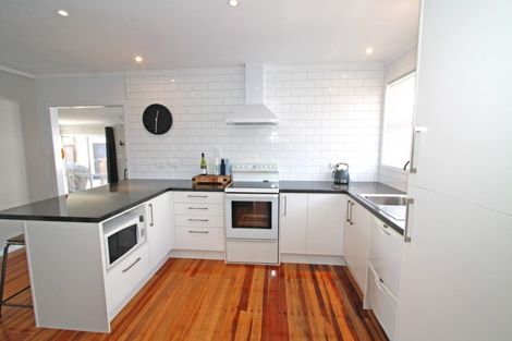 Photo of property in 9 Manu Crescent, Upper Vogeltown, New Plymouth, 4310