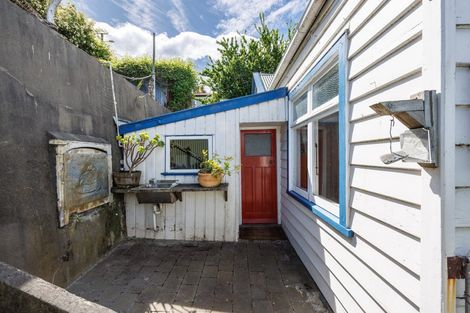 Photo of property in 12 Ticehurst Road, Lyttelton, 8082