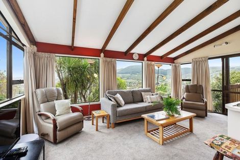 Photo of property in 35 Fyvie Avenue, Tawa, Wellington, 5028