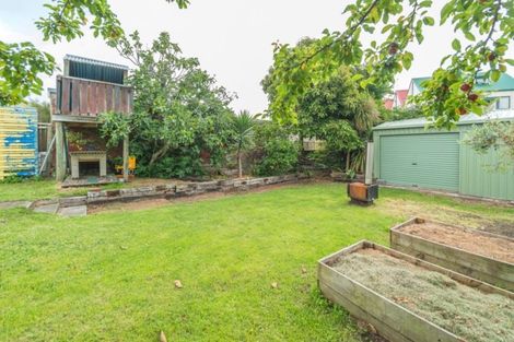 Photo of property in 25 Mason Terrace, Gonville, Whanganui, 4501