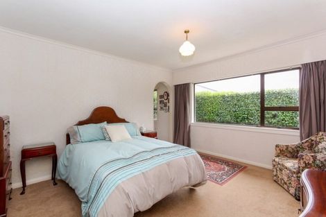 Photo of property in 37 Turakina Street, Merrilands, New Plymouth, 4312