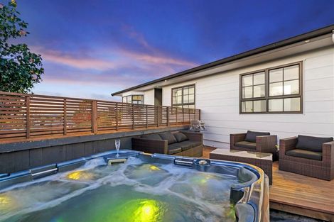 Photo of property in 8 Taurus Place, Kawaha Point, Rotorua, 3010