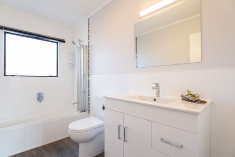 Photo of property in 15 Kentwood Drive, Woodridge, Wellington, 6037