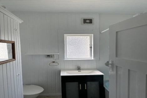 Photo of property in 102 Coutts Street, Kilbirnie, Wellington, 6022